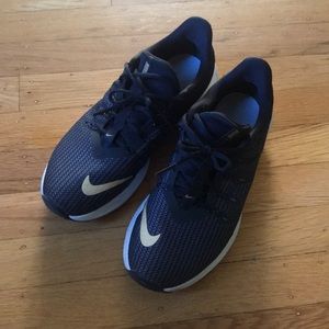 Nike women’s sneakers size:7